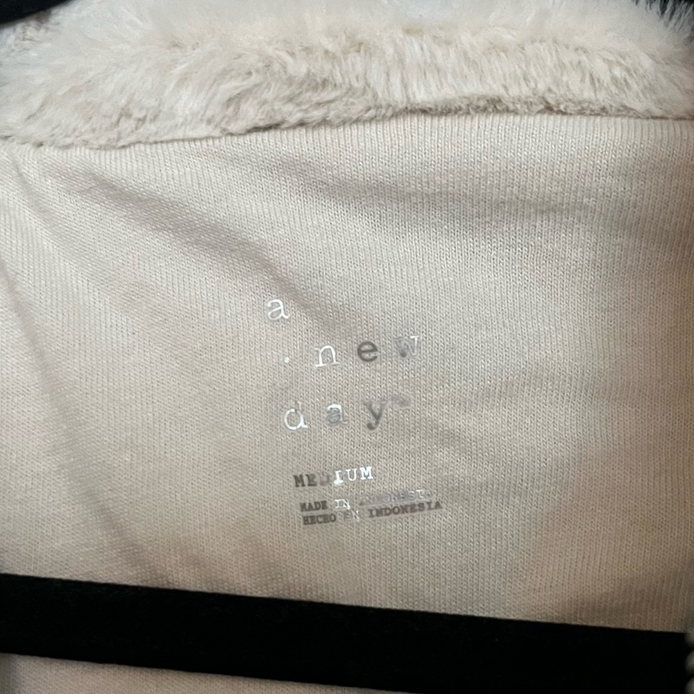 A NEW DAY- Faux Fur Half Zip Jacket in Beige Size M - Picture 5 of 5